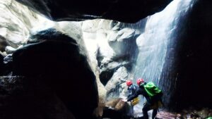 Canyoning La Ruda sportif grotte