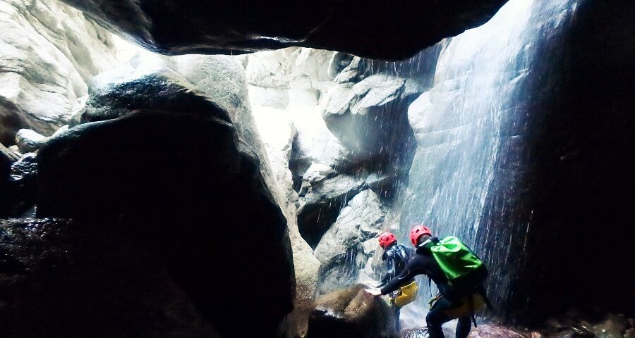Canyoning La Ruda sportif grotte