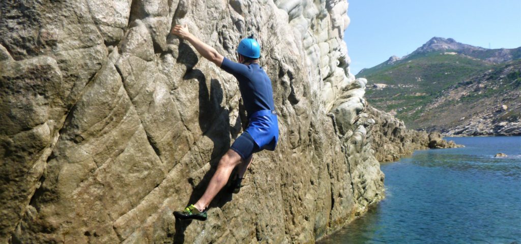 escalade bloc en mer calvi